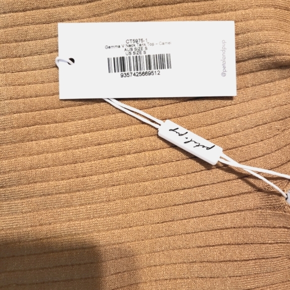 NWT Petal & Pup Gemma V Neck Tank Top - Picture 6 of 6